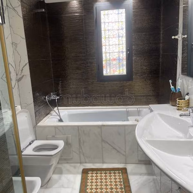 Villa in Vendita di 433.0 m² a Bouskoura, Parco Industriale Cfcim