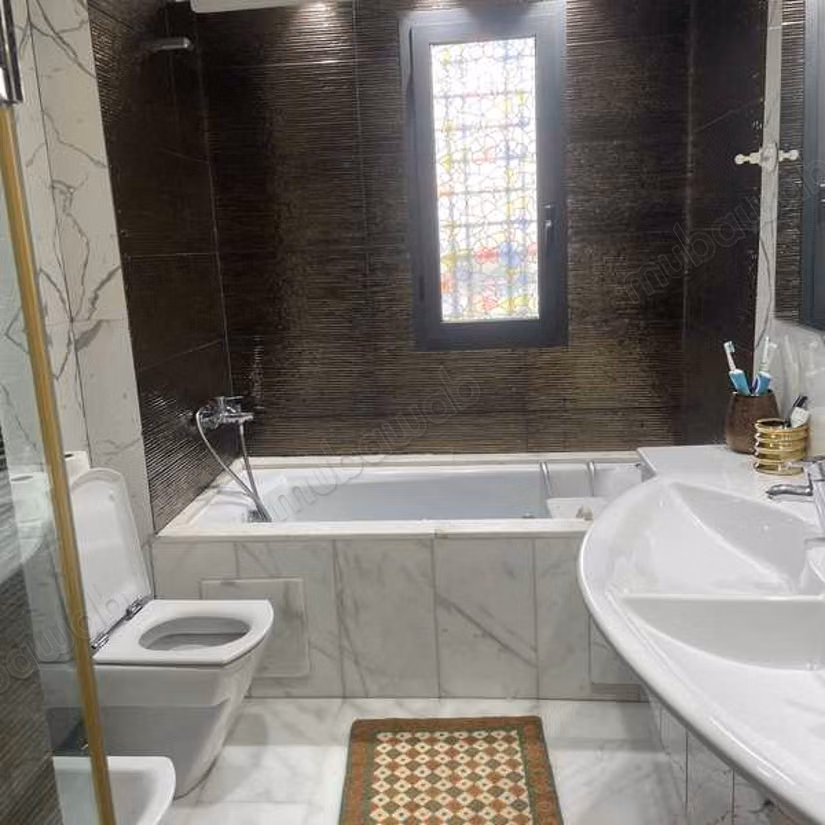 Villa à Vendre de 433.0 m² à Bouskoura, Parc Industriel Cfcim