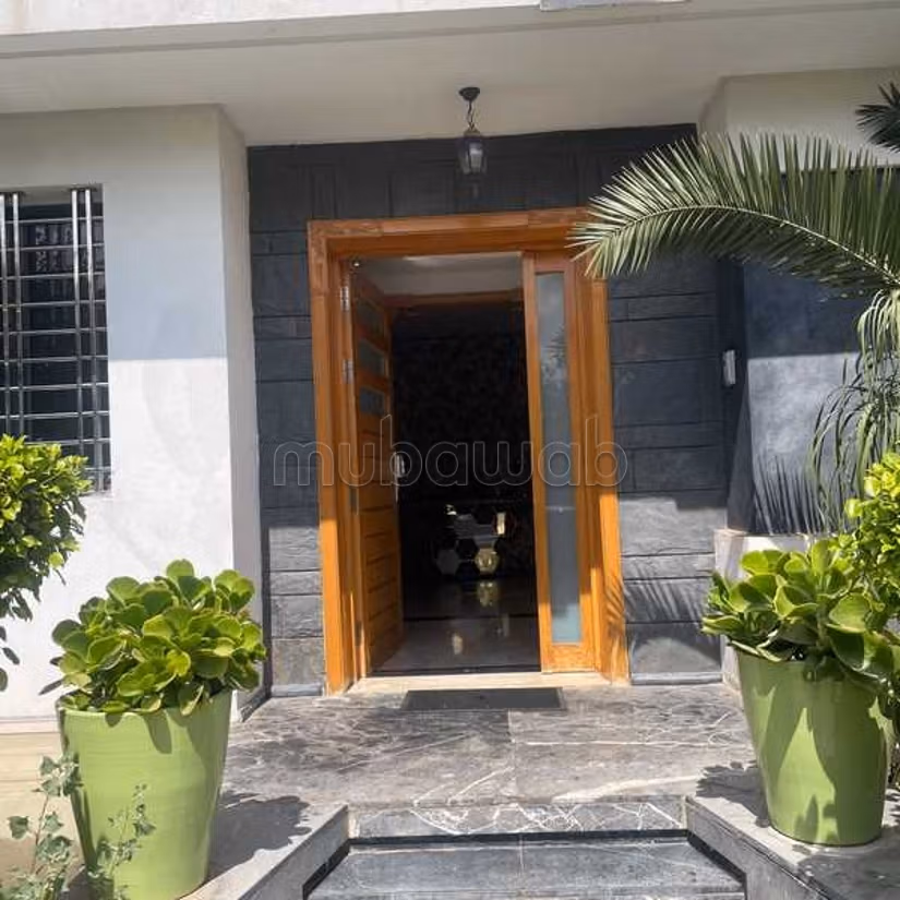 Villa in Vendita di 433.0 m² a Bouskoura, Parco Industriale Cfcim