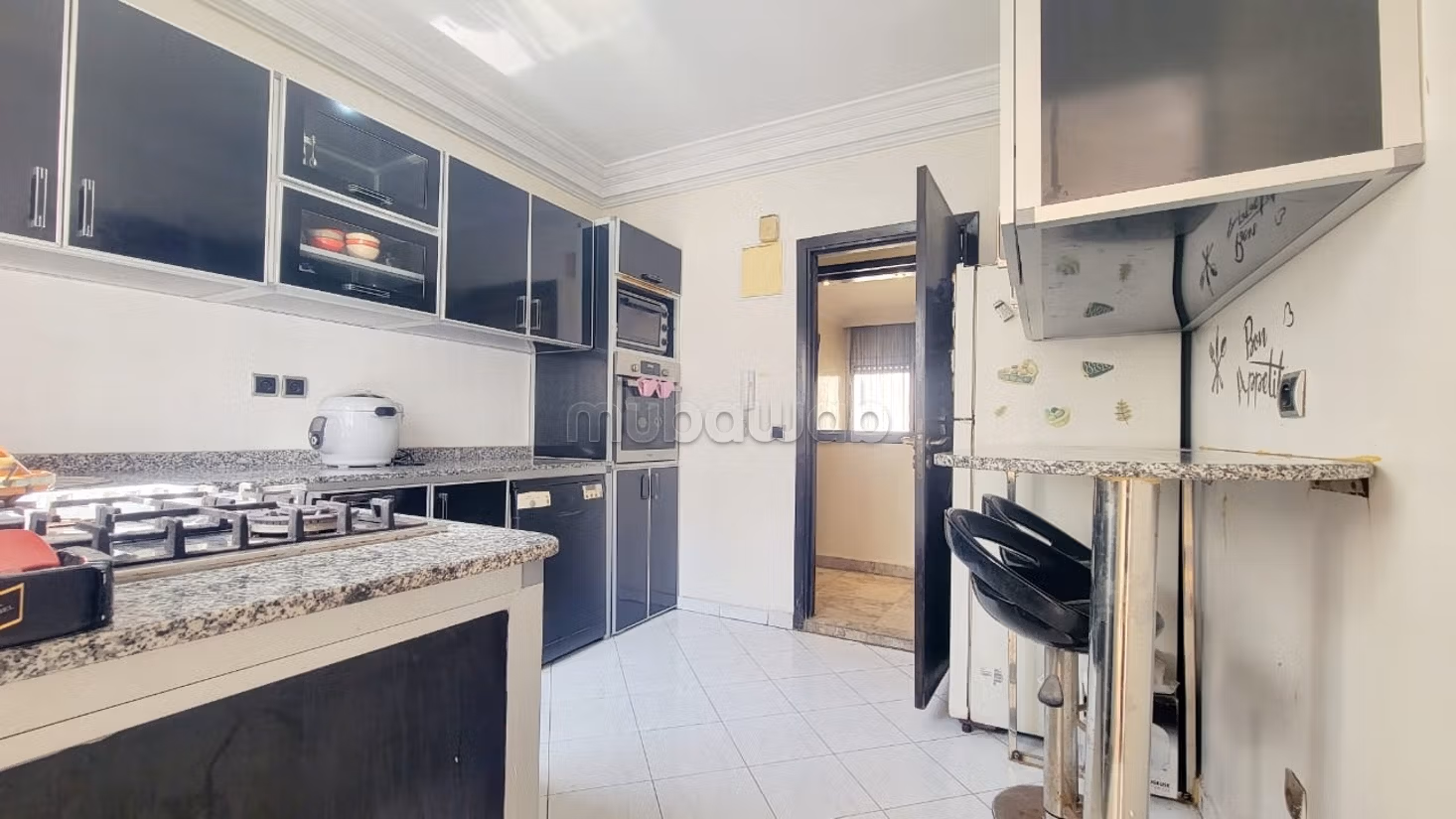 Bel appartement à vendre à Les Hôpitaux.
Surface de 180 m² — 6