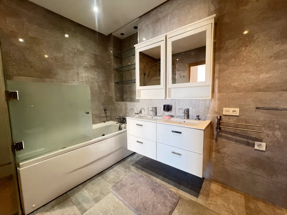 Stunning furnished villa for rent in Dar Bouazza. 3 beautiful bedrooms