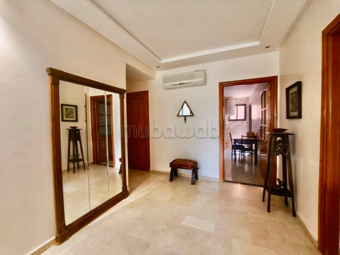 Apartment for rent in Guéliz. Large area 106 m². Cellar