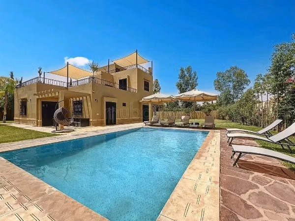 Residenza di lusso in vendita. Superficie di 210 m². Ammobiliato