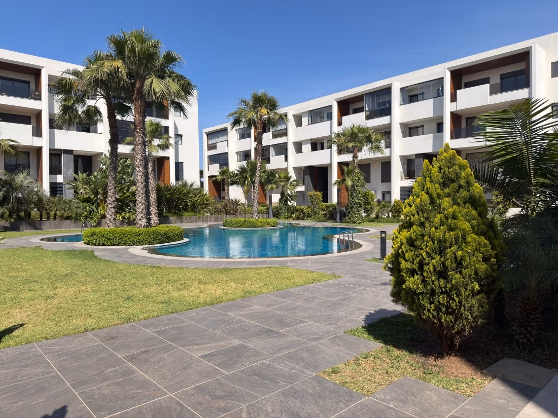 Très bel appartement en location à Ville Verte.
5 pièces confortables.
Bien meublé