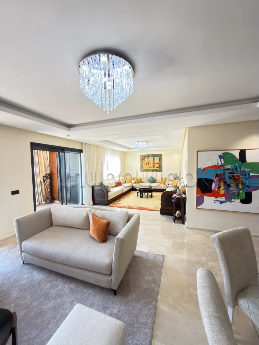 Très bel appartement en location à Ville Verte.
5 pièces confortables.
Bien meublé — 4