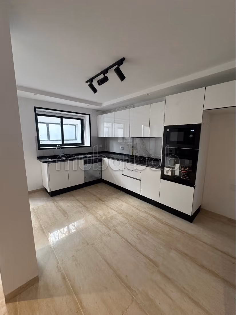 In affitto un duplex nuovo con piscina accanto a Carrefour