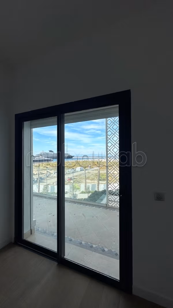 Find an apartment to buy in De La Plage. 3 rooms. Quiet sorroundings with mountain view, double glazed window