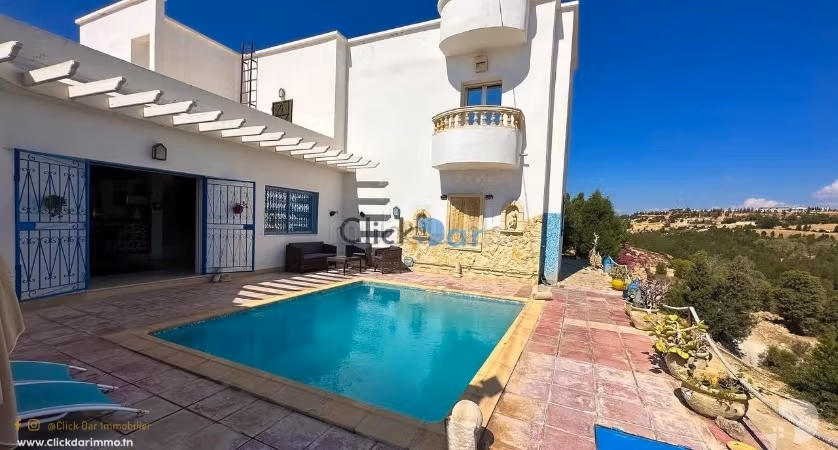 Une villa piscine en S3 située à Hammamet
