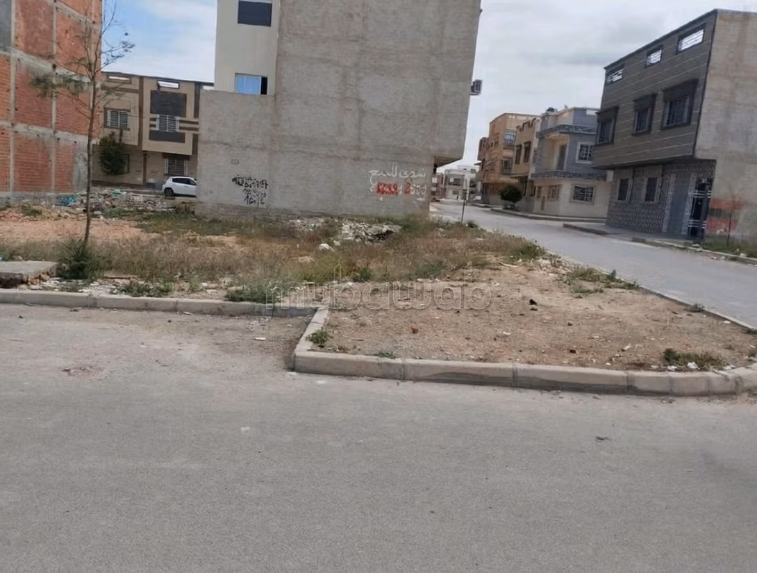 Perceel te koop 187 m route el aounia R2 2 gevels
