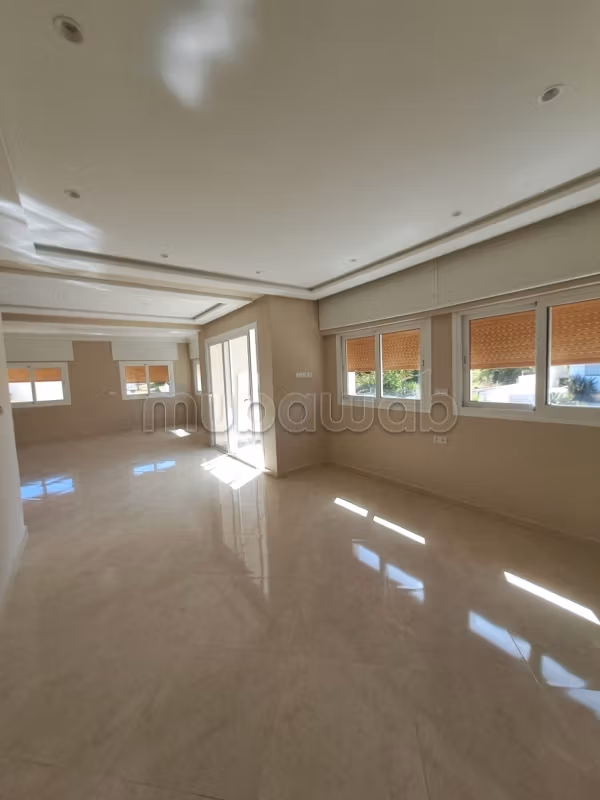 Apartment with empty terrace for rent Jebl Kbir