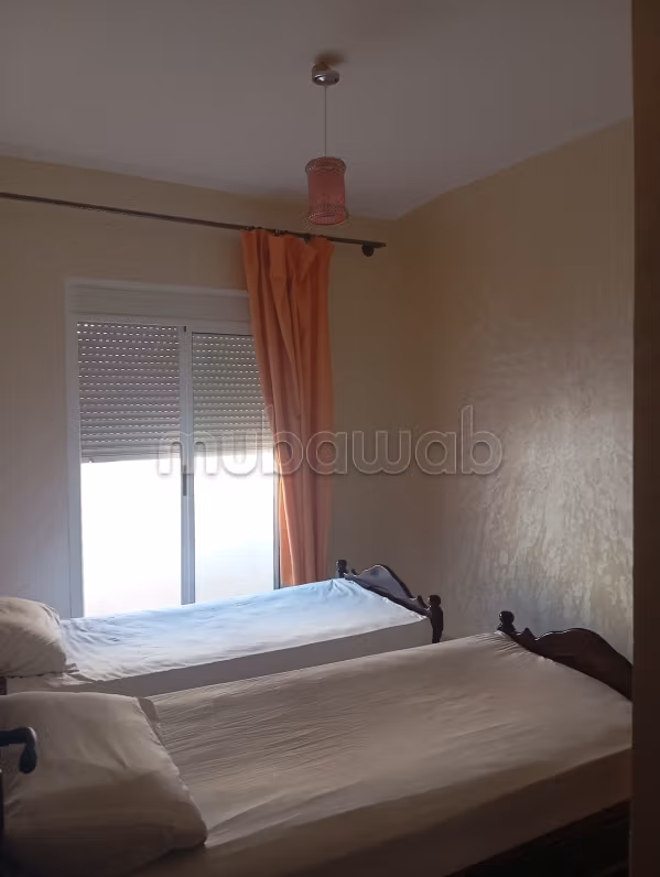 Bel appartement à louer dans le quartier de la paix. 2 grandes pièces. Meublé