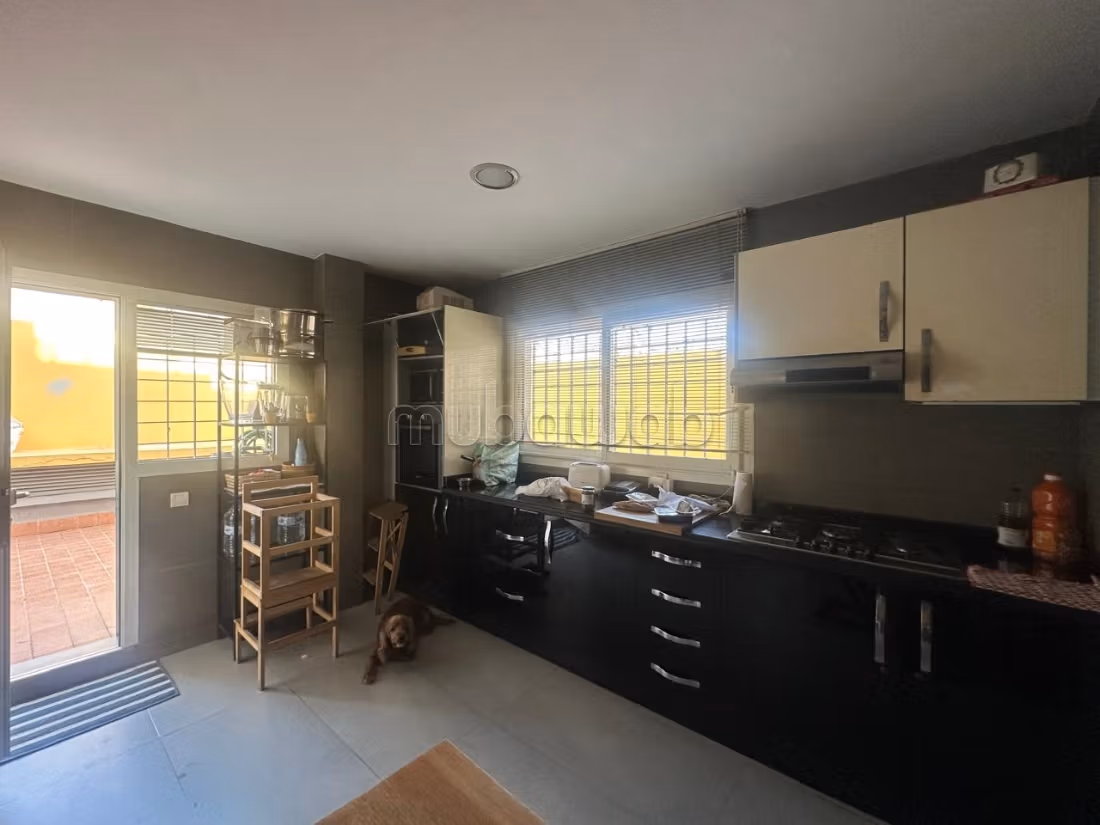 Top appart 3ch vide terrasse
ch du personnel — 4