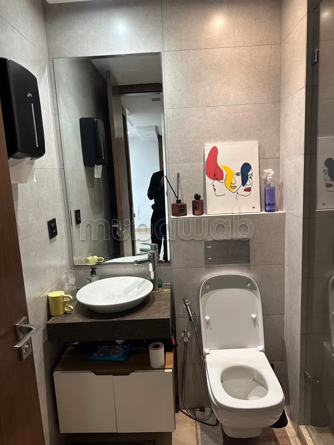 Kantoorverhuur in Oasis. Oppervlakte van 50 m². Groot balkon