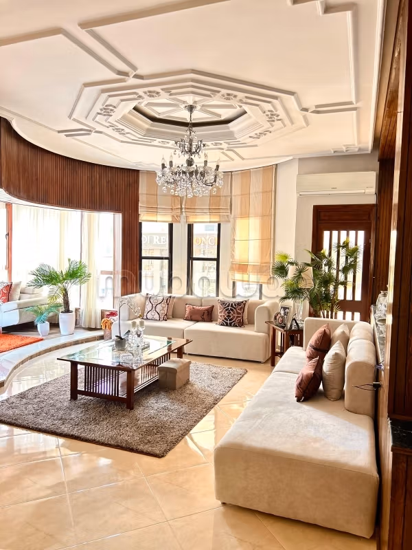 Appartement en vente à Hay Al Bassatine. 4 grandes pièces. Climatisation