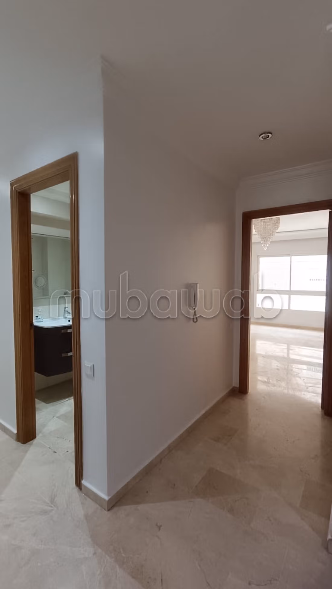 Location d'un grand appartement vide à Racine — 3