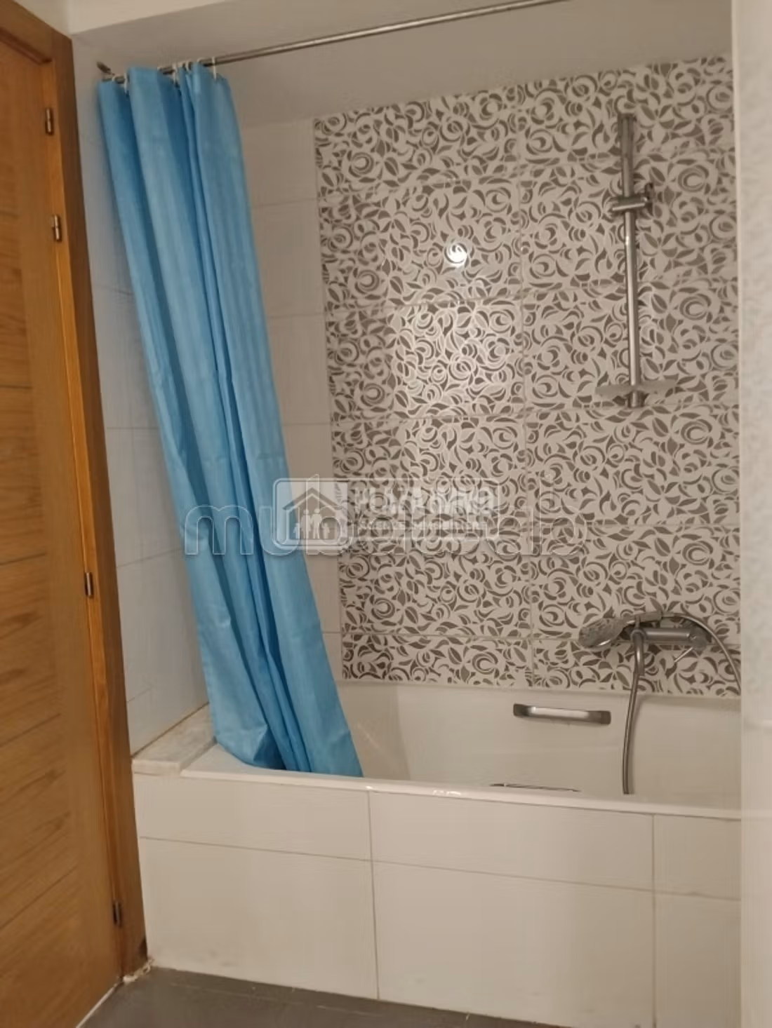 For Rent a Furnished Loft at Lake 2