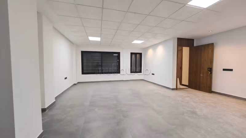 Bureau Neuf 51 m², Cœur Professionnel Ferme Bretonne, CFC & Zenith à 2 min