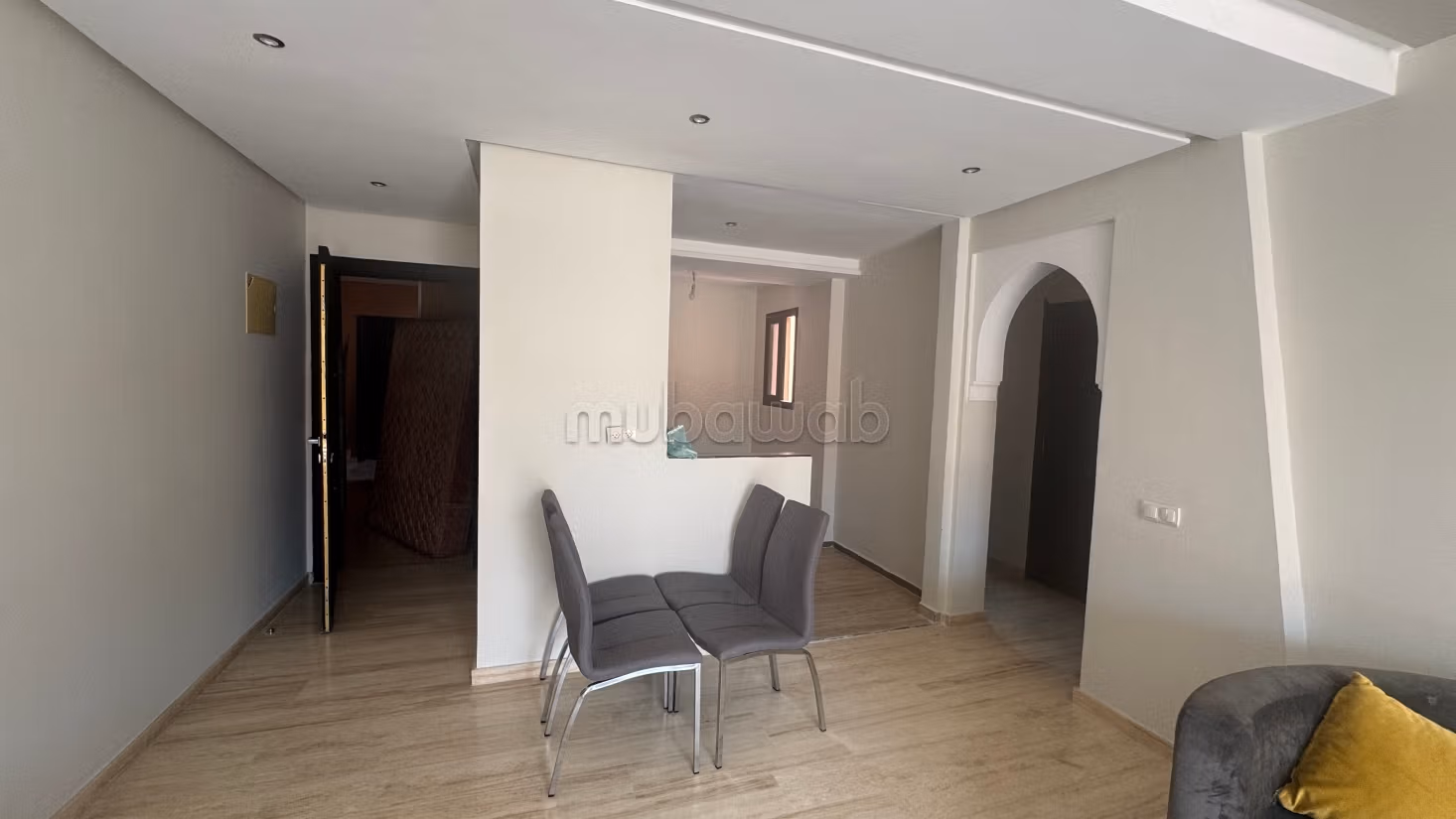 Superbe appartement avec terrasse à louer route de safi.
Meublé — 4