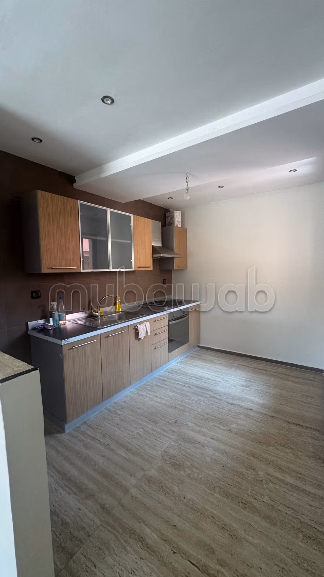 Superbe appartement avec terrasse à louer route de safi.
Meublé — 5