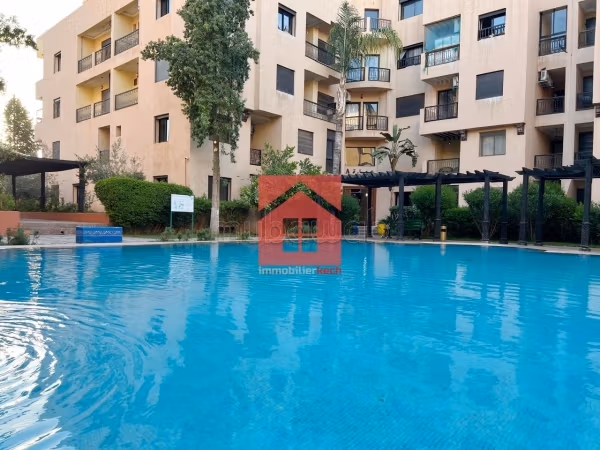Bel appartamento arredato con 3 balconi e piscina