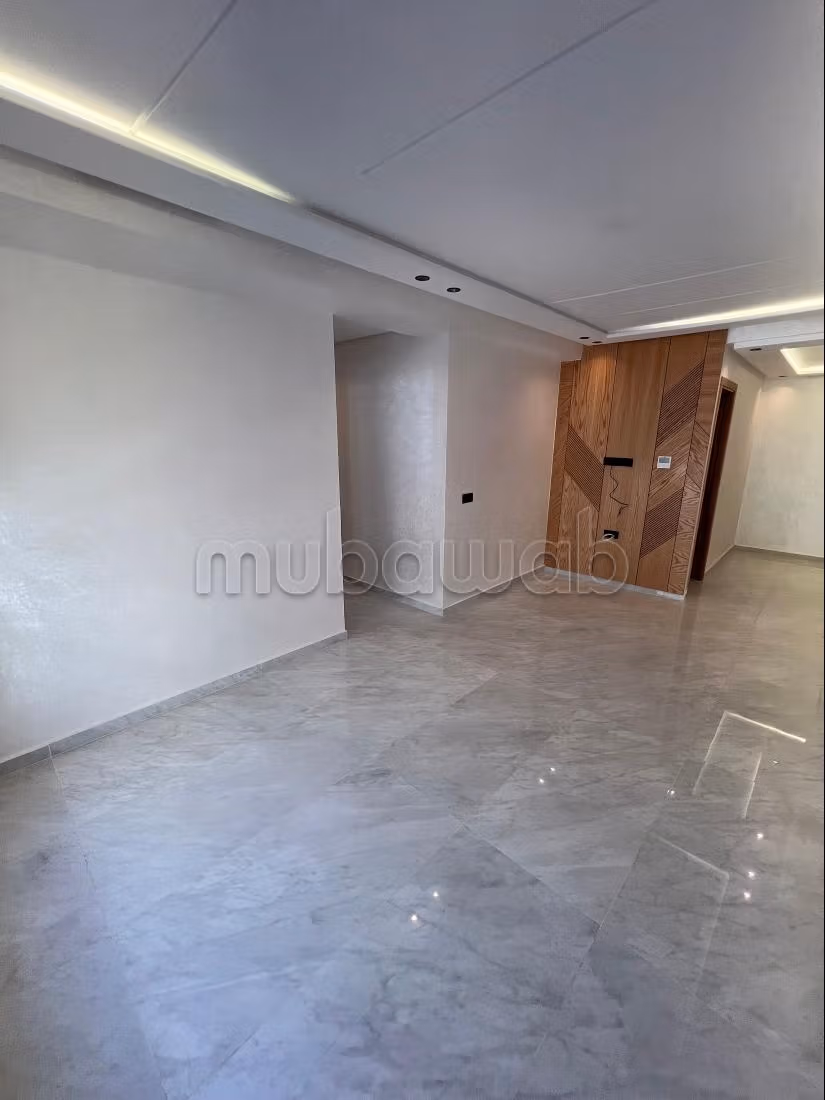 Superbe appartement à vendre en Centre. 4 pièces confortables. Porte blindée, sécurité — 4