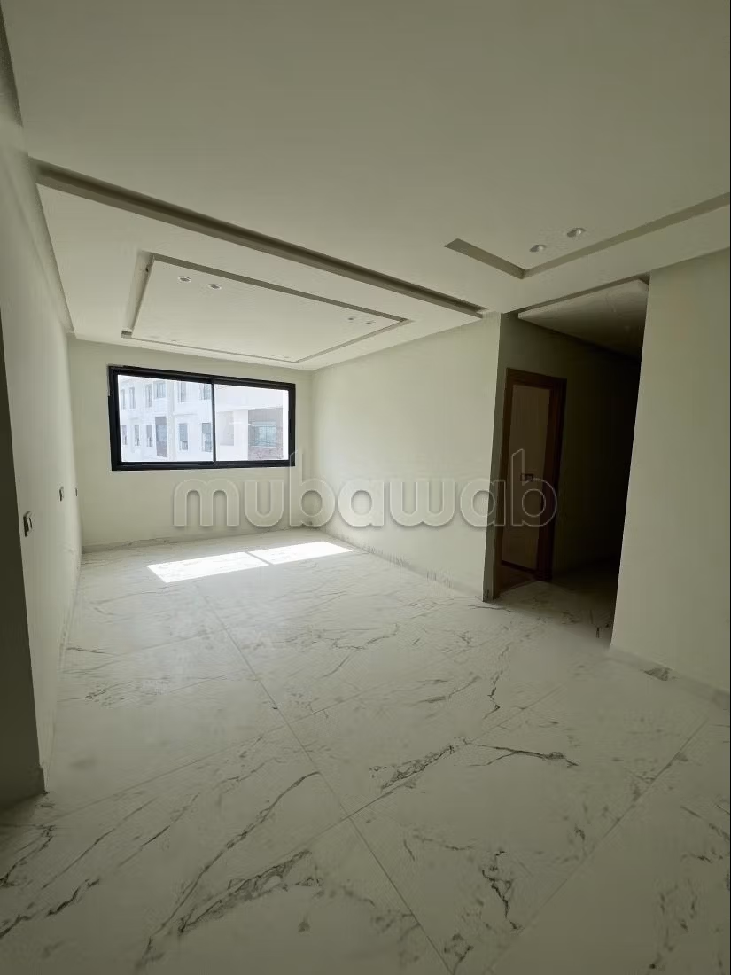 Appartement à vendre à route rabat.
3 chambres.
Porte blindée et résidence sécurisée — 2