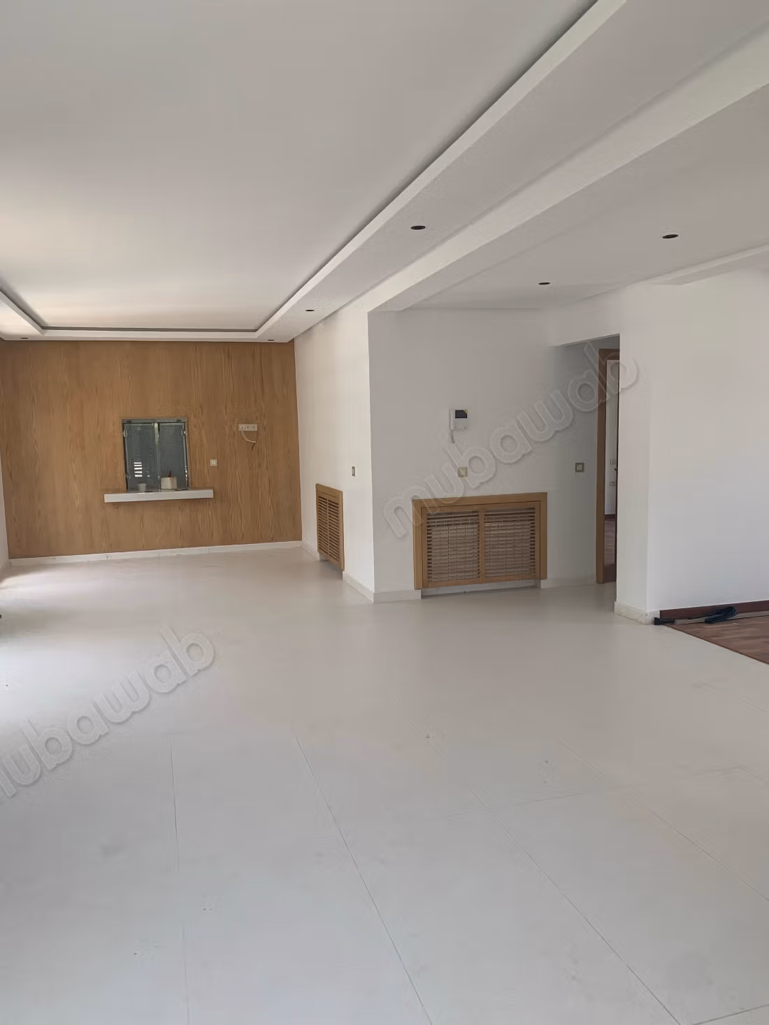 Moderne avec 5Chambres en loc vide au CIL