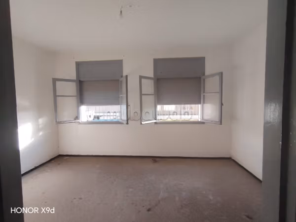 Bureau 1 etg en face mosque tarik bernoussi 4800 DHY