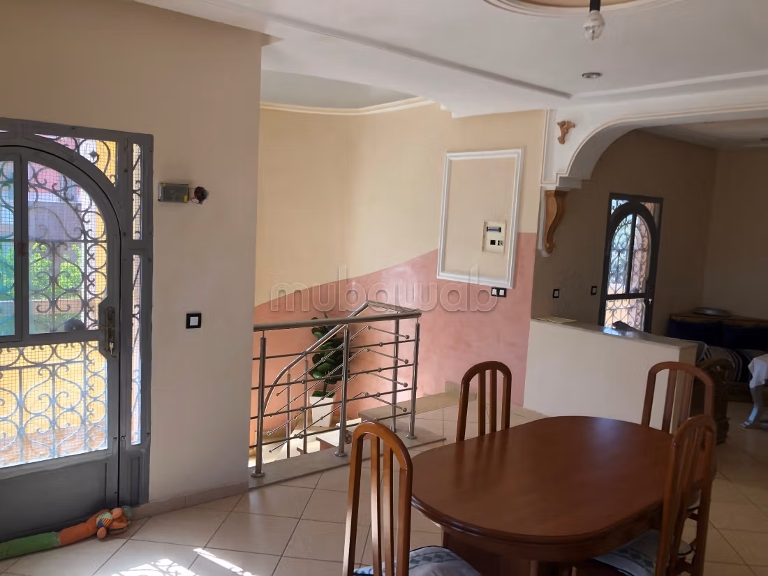 Casa de lujo en venta. 4 habitaciones grandes. Con muebles