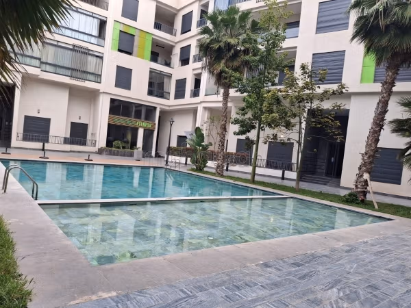 Appartement vide vue dégagée a natura