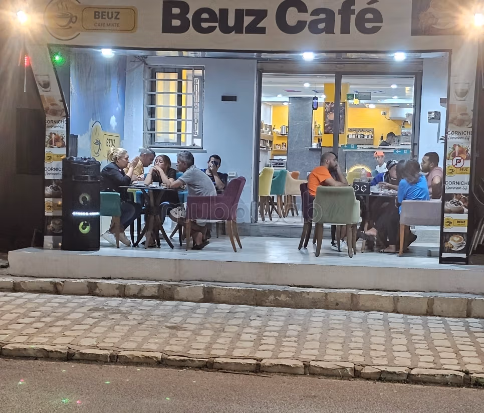 Caffè e appartamento duplex vicino al mare a Hizam Al-Anaf