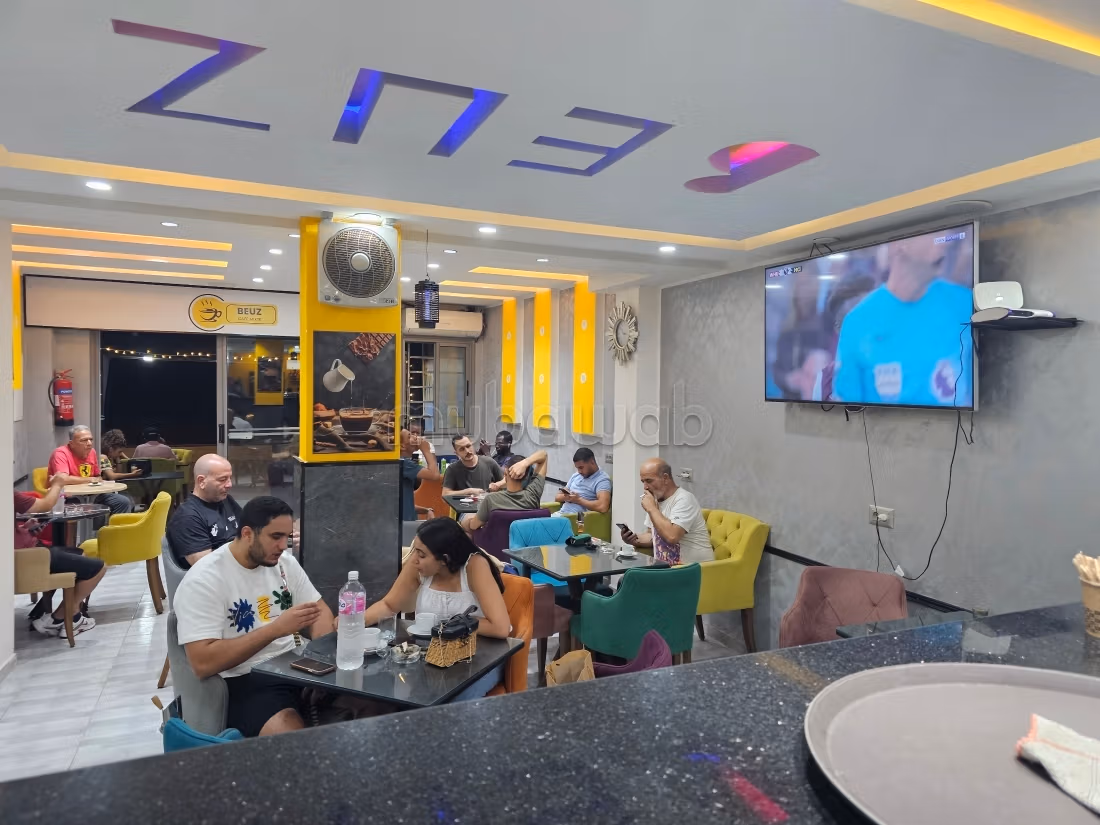 Caffè e appartamento duplex vicino al mare a Hizam Al-Anaf