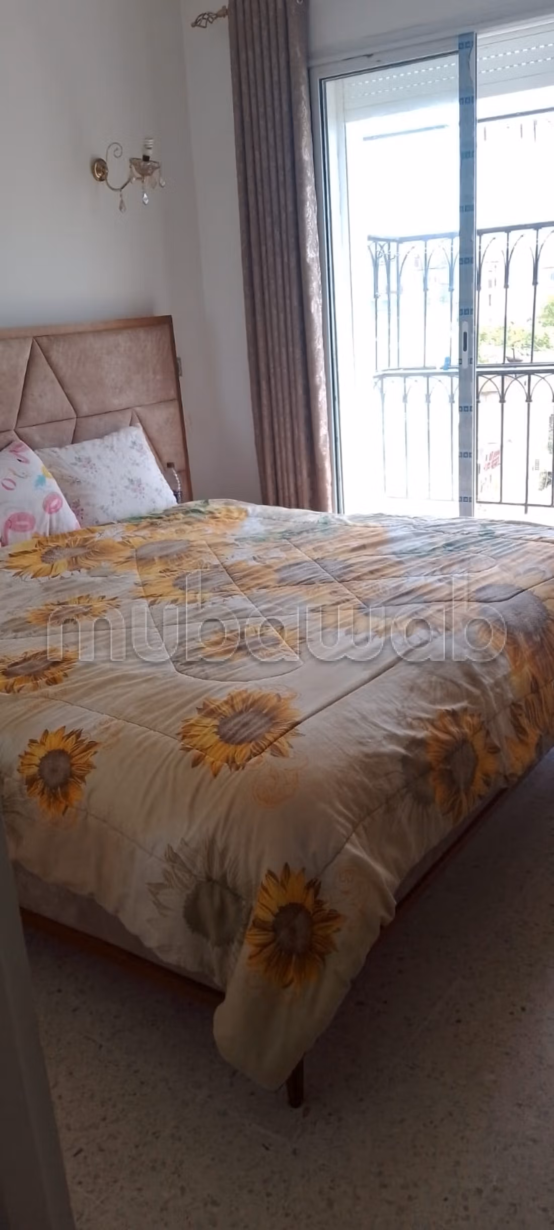 Appartement coquet situé en plein centre ville, en face de l'hôtel El Mechtel,