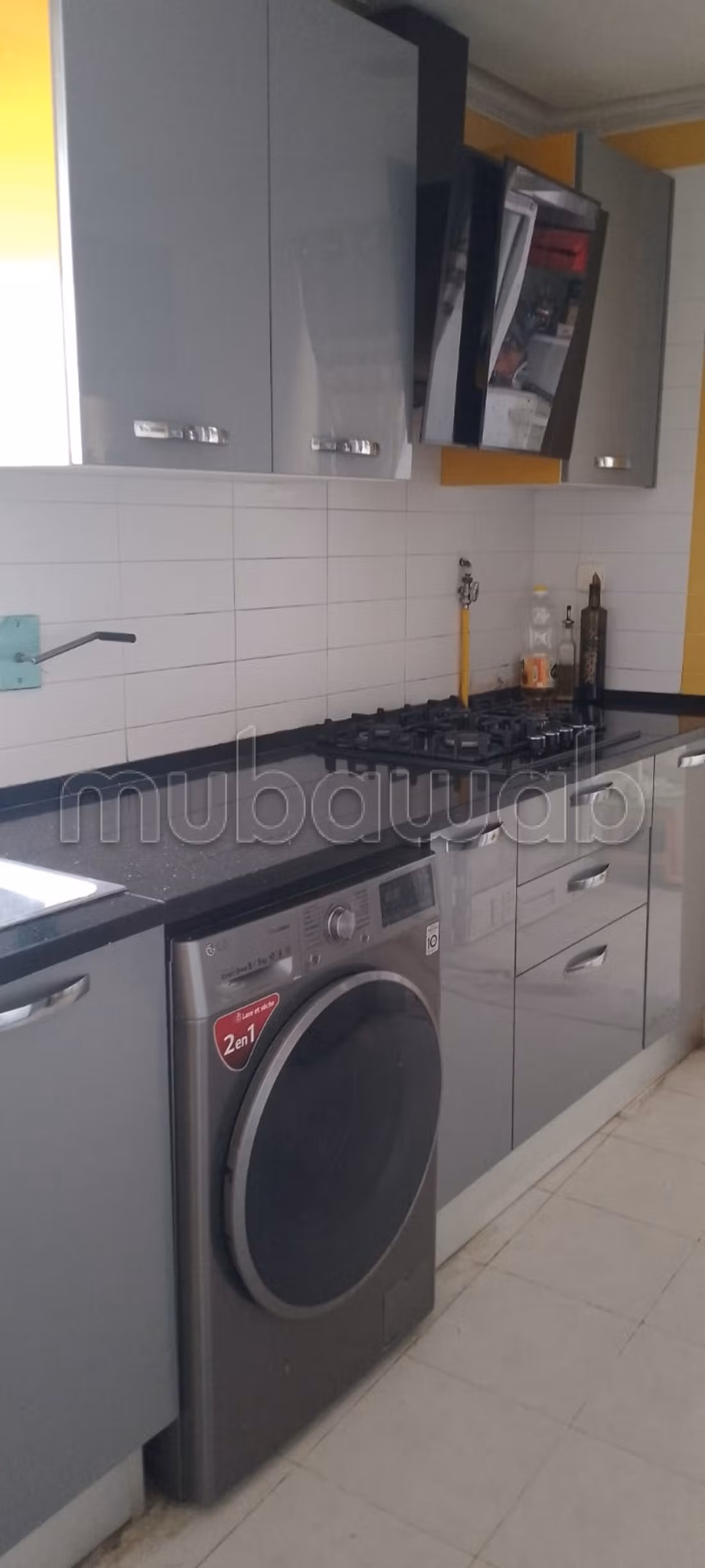 Appartement coquet situé en plein centre ville, en face de l'hôtel El Mechtel,