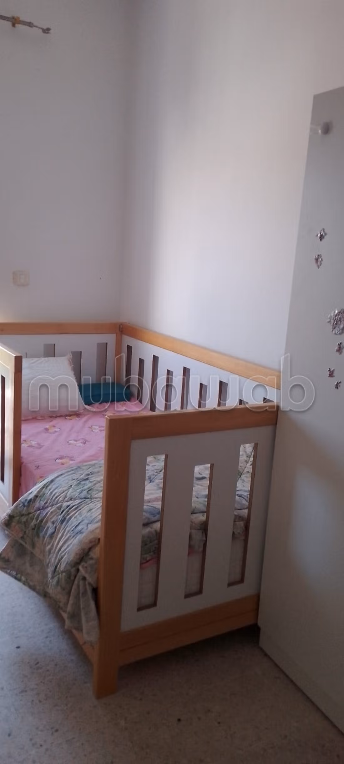 Appartement coquet situé en plein centre ville, en face de l'hôtel El Mechtel,