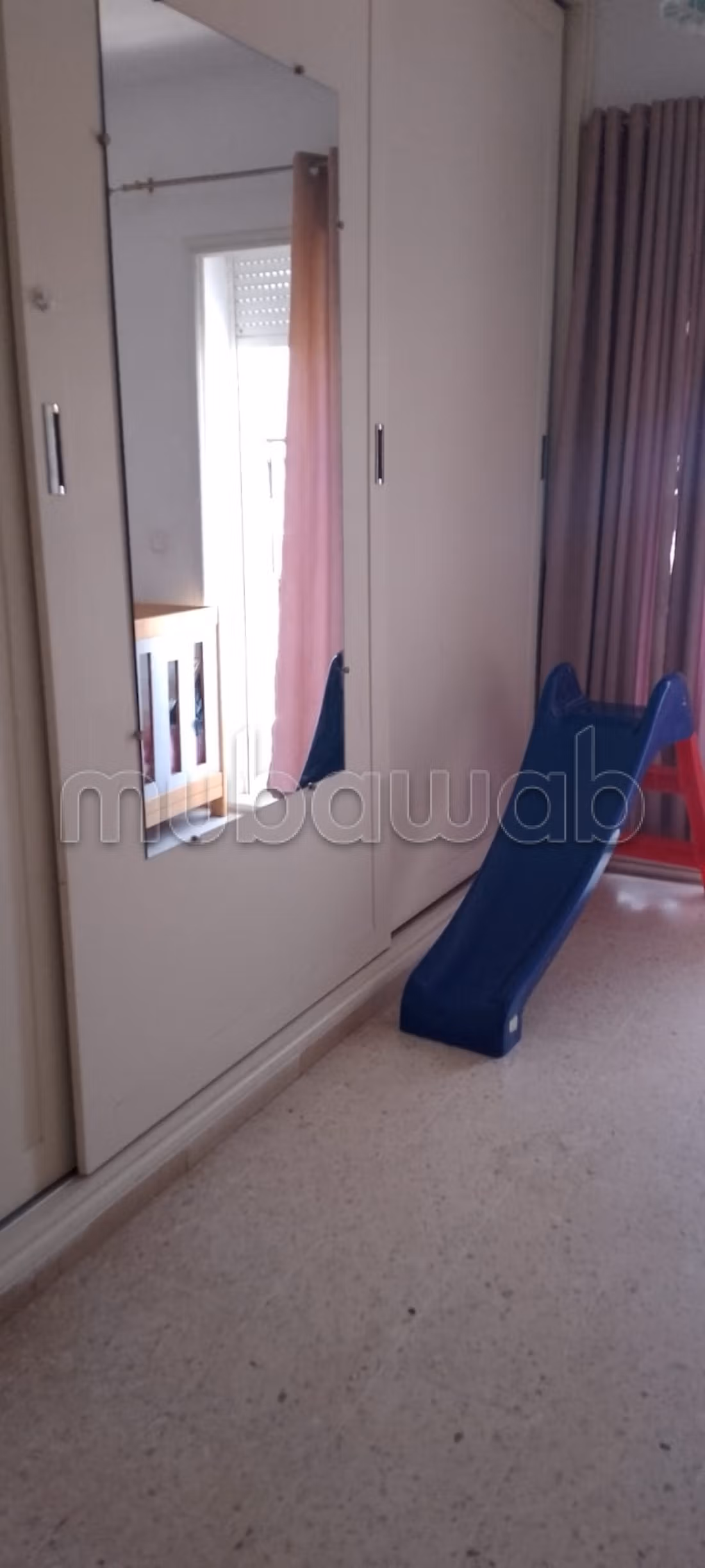 Appartement coquet situé en plein centre ville, en face de l'hôtel El Mechtel,