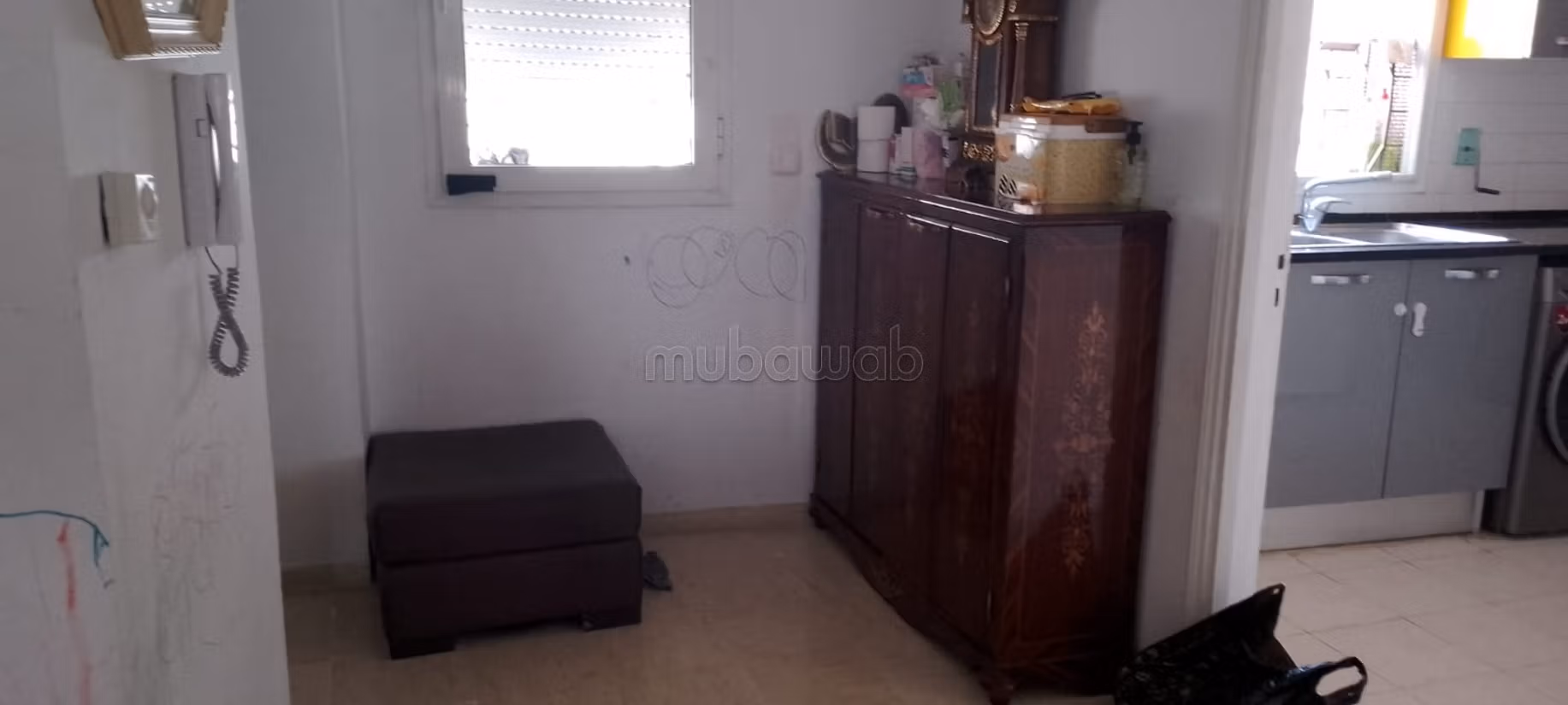 Appartement coquet situé en plein centre ville, en face de l'hôtel El Mechtel,