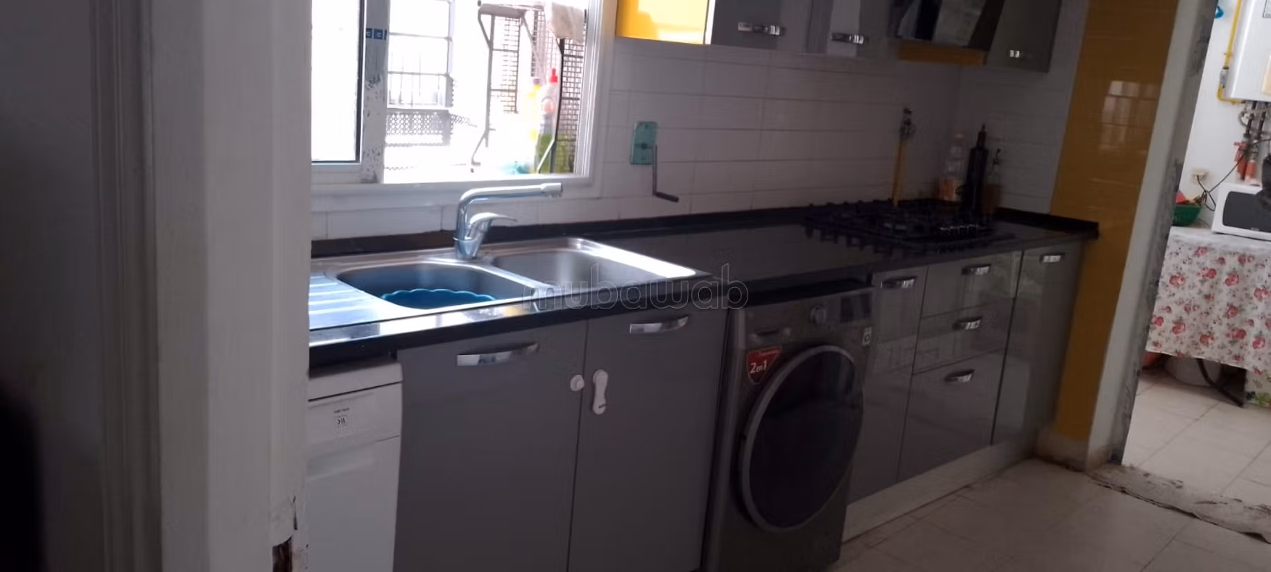 Appartement coquet situé en plein centre ville, en face de l'hôtel El Mechtel,