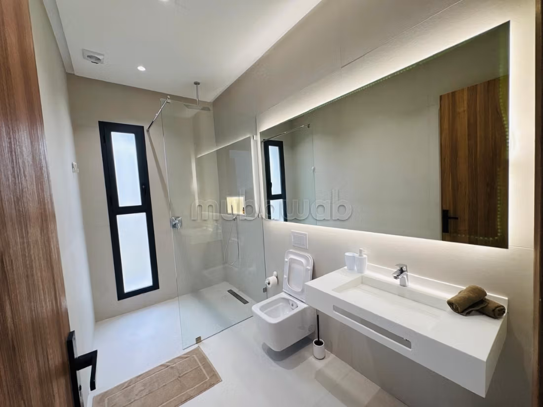 Somptueuse maison à vendre à Route de l'Ourika.
Surface totale 326 m².
Meublé