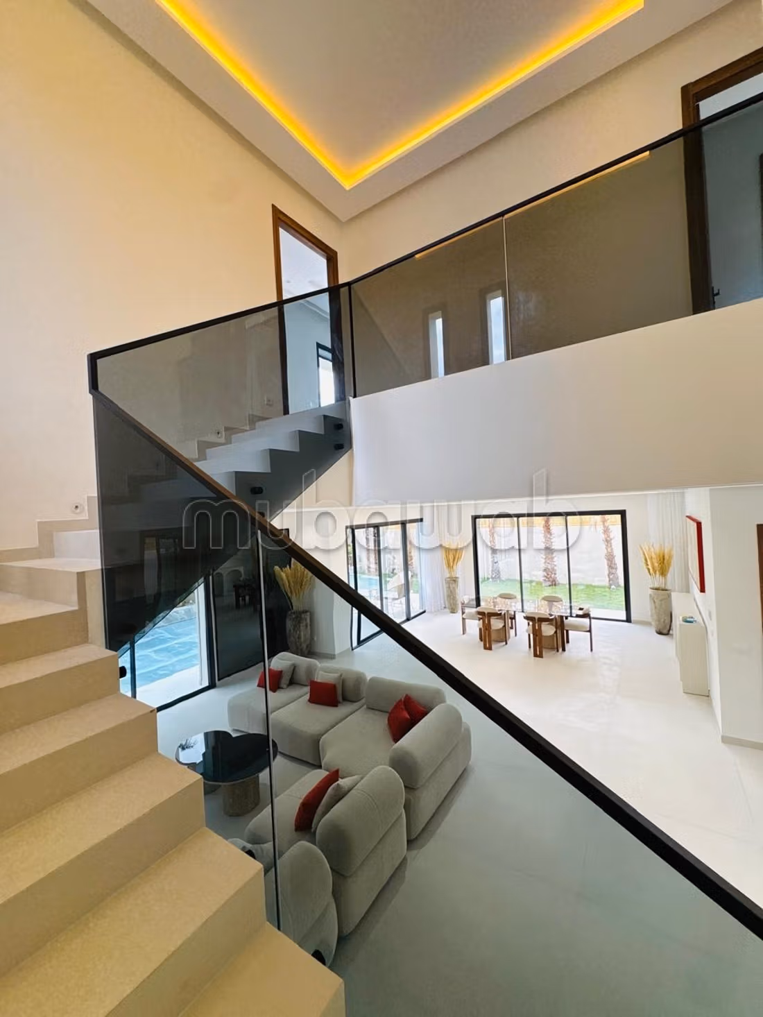 Somptueuse maison à vendre à Route de l'Ourika.
Surface totale 326 m².
Meublé