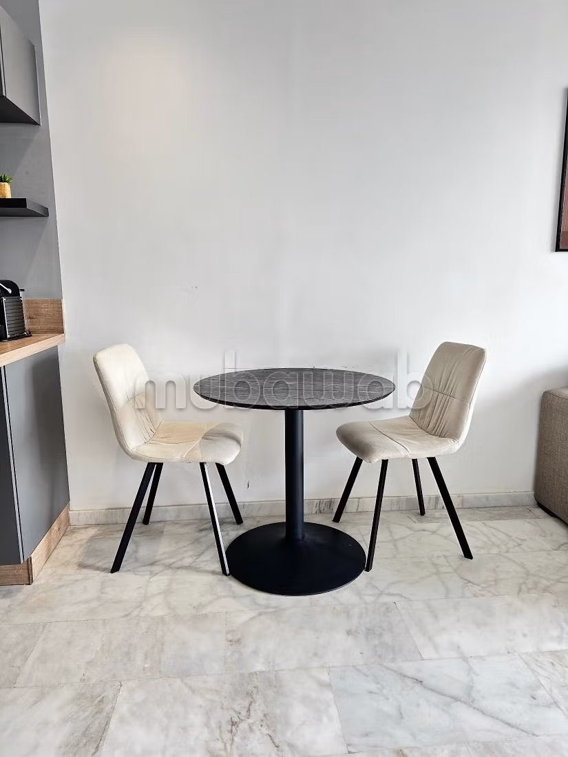 Studio meublé sans vis à vis à louer
Maarif — 4