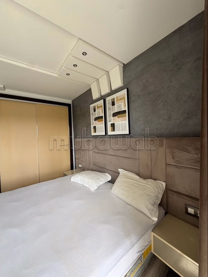 Appartement ensoleillé avec une jolie vue sur piscine