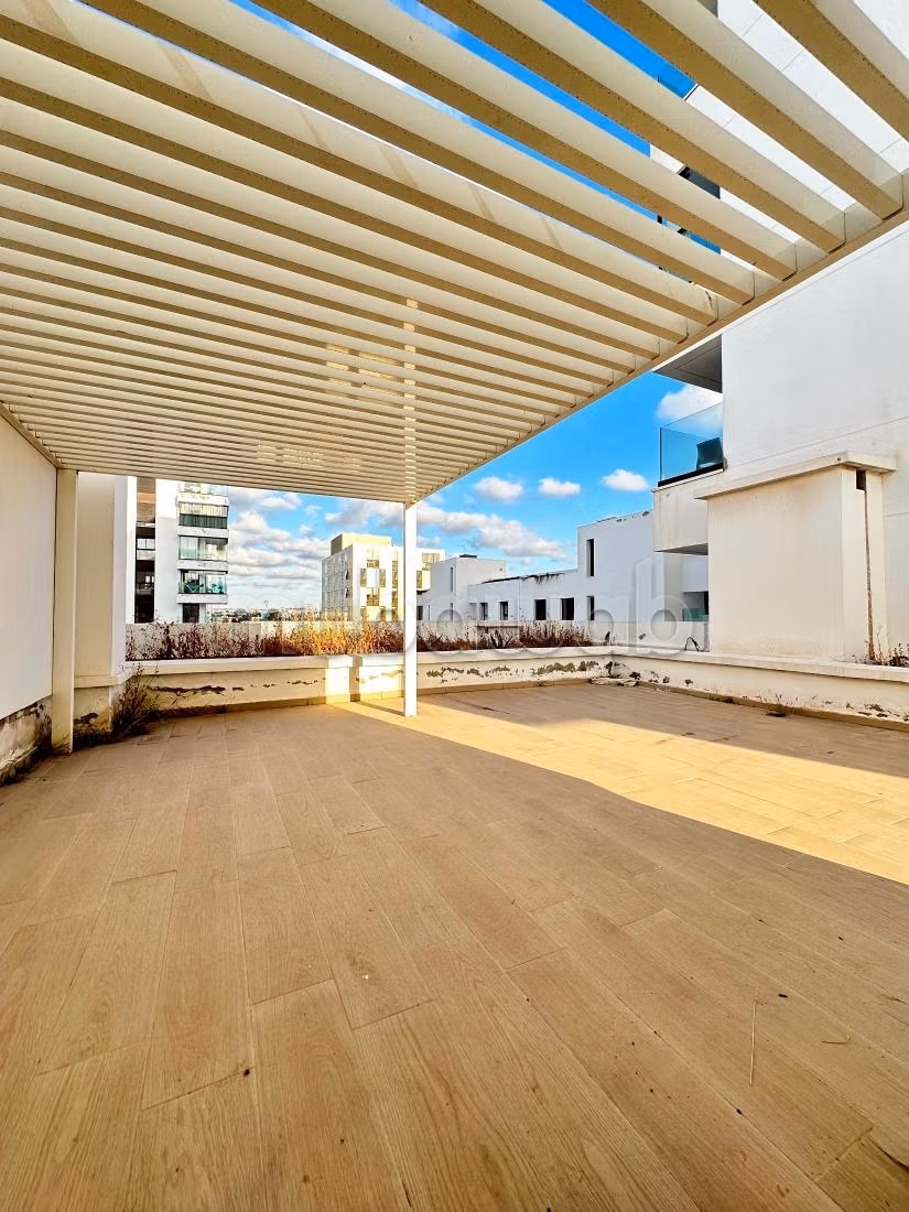 Apartment for rent Cfc without direct view terrace