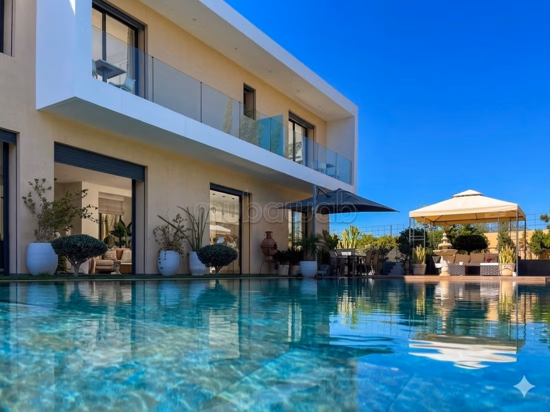 Luxury villa for long-term rent