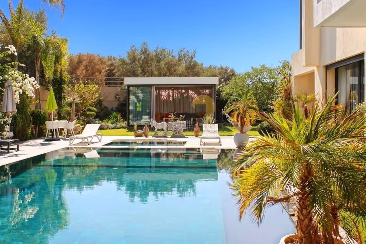 Luxury villa for long-term rent