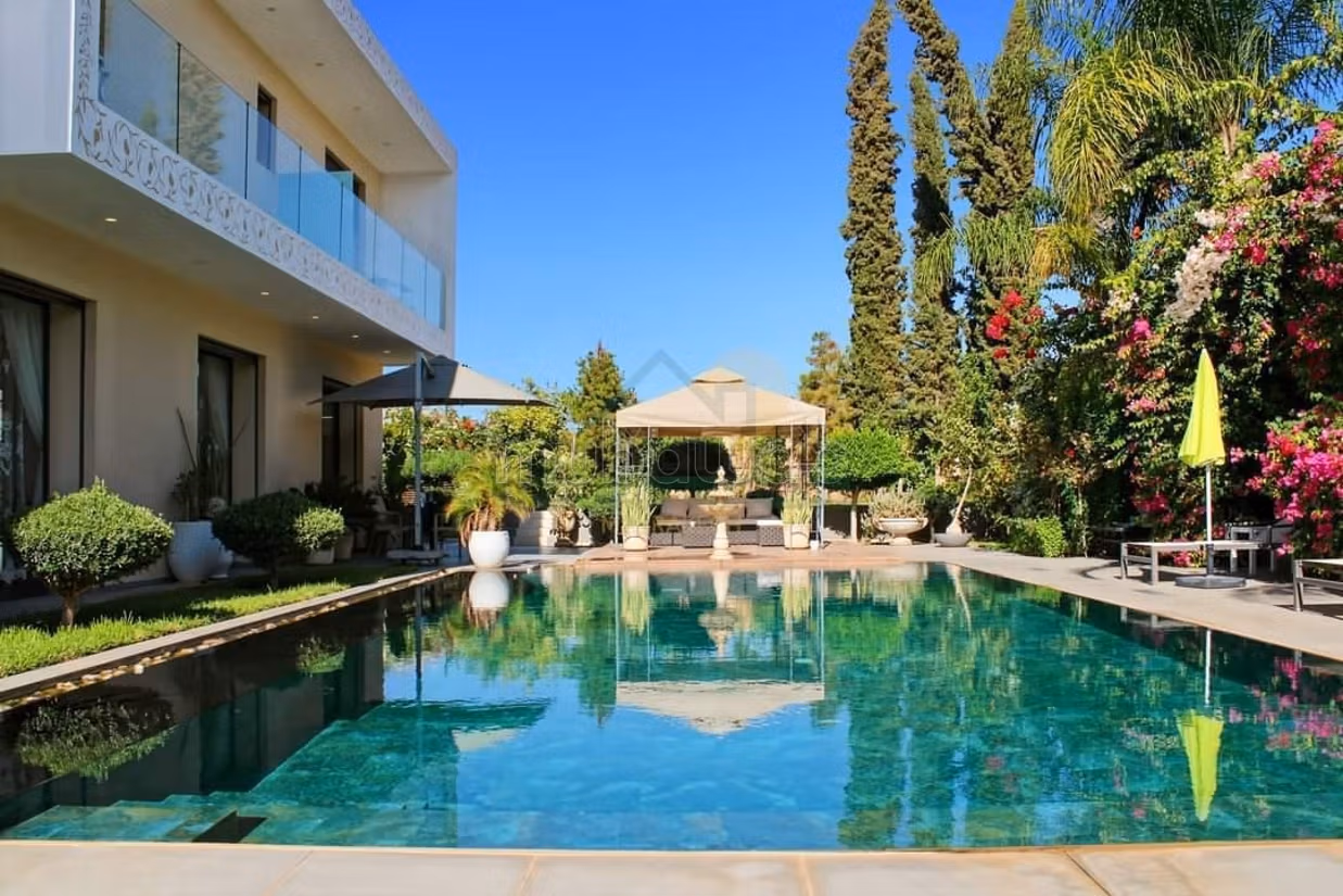 Luxury villa for long-term rent