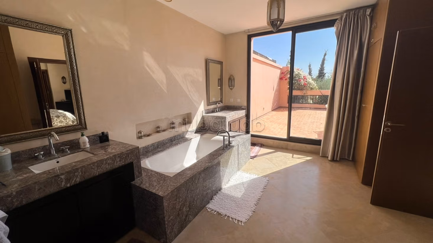 Bellissimo Riad in affitto ad Al Maaden