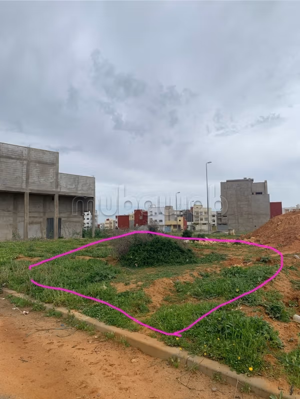 Terreno in vendita. Superficie 180 m²