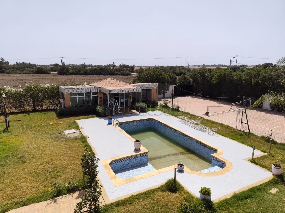 Hermosa granja titulada de 1 hectárea a 7 km de Benslimane