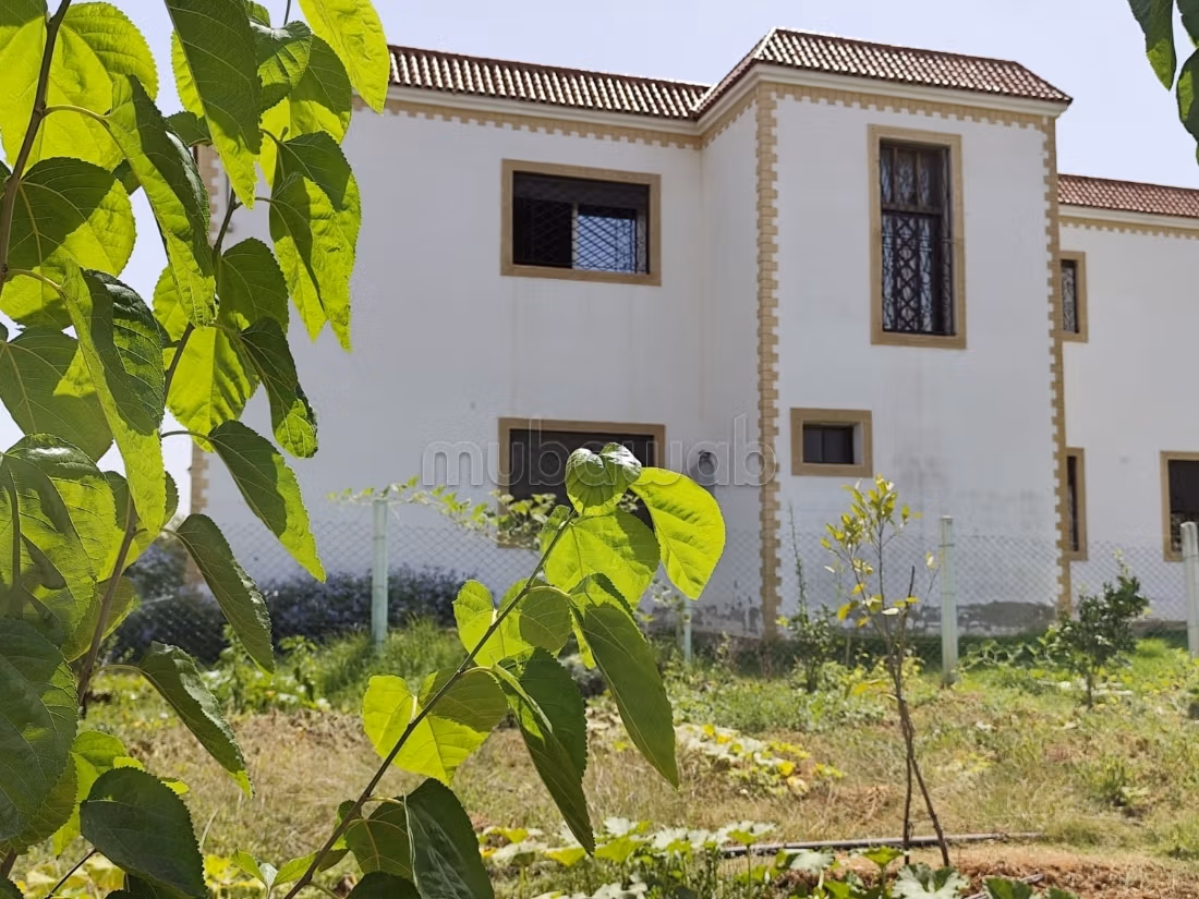 Hermosa granja titulada de 1 hectárea a 7 km de Benslimane